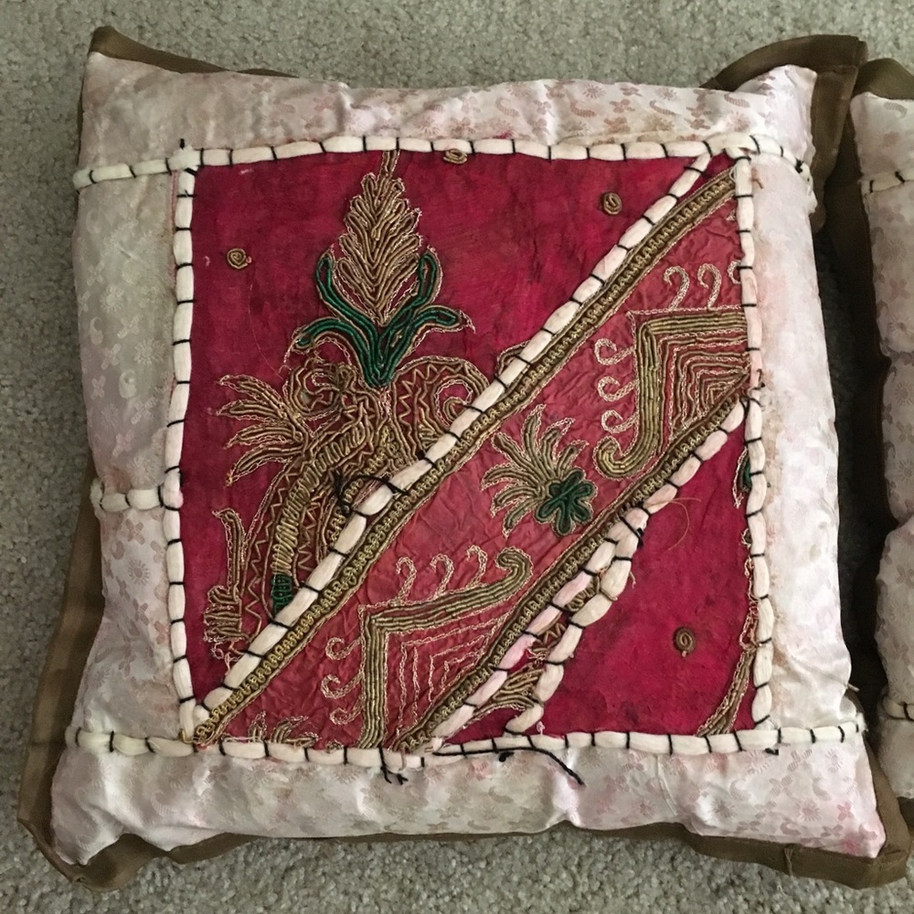 Set of 8 Pillows